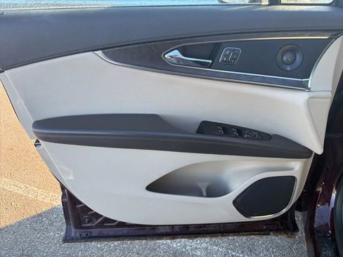 Used 2020 Lincoln Nautilus Reserve image 9