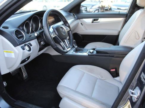 Used 2013 Mercedes-Benz C 250 Sedan image 20