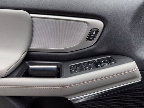 New 2025 Ford Expedition Active image 10