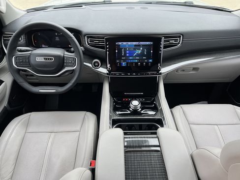 Used 2022 Jeep Wagoneer Series II w/ Convenience Group I image 9