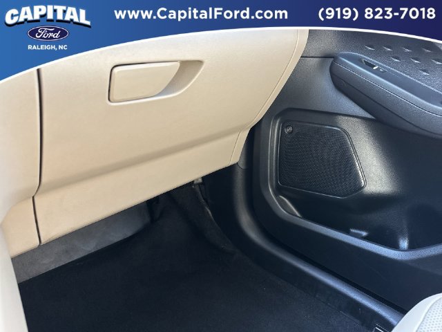 Certified 2020 Ford Escape Titanium FWD image 28