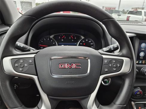 Used 2024 GMC Terrain SLE w/ Driver Convenience Package image 28