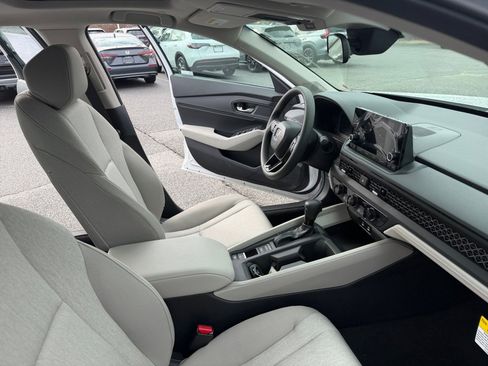 New 2025 Honda Accord SE image 30