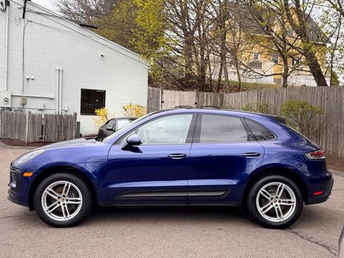 Used 2023 Porsche Macan AWD/4WD image 3