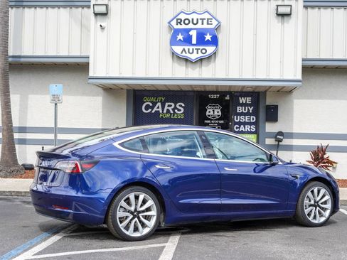 Used 2018 Tesla Model 3 RWD image 3
