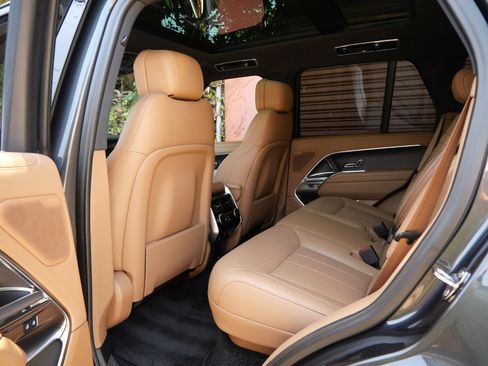 Used 2025 Land Rover Range Rover SE AWD/4WD image 22