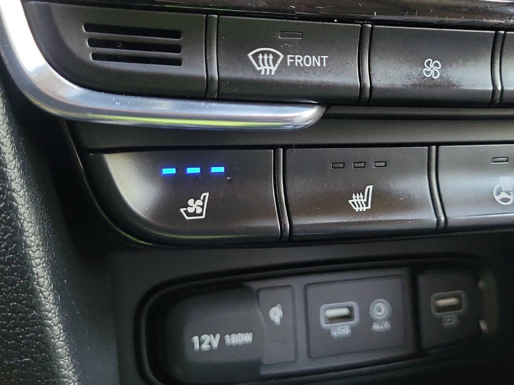Used 2020 Hyundai Santa Fe Limited AWD/4WD image 19