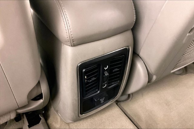 Used 2012 Jeep Grand Cherokee Laredo RWD image 7