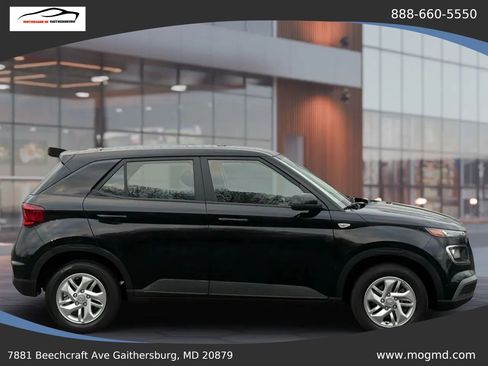 Used 2023 Hyundai Venue SE w/ Cargo Package image 13