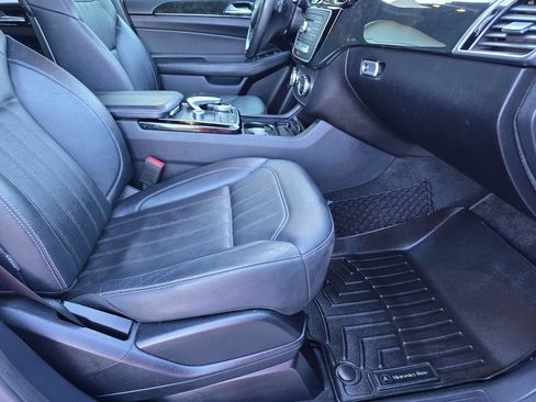 Used 2019 Mercedes-Benz GLE 400 4MATIC image 42