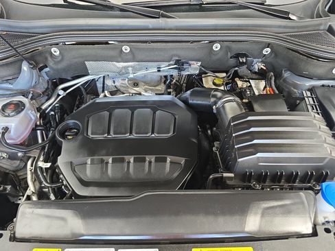 Certified 2024 Volkswagen Atlas Cross Sport SE image 31