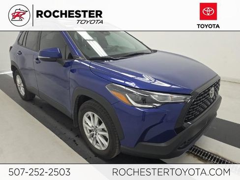 Used 2024 Toyota Corolla Cross LE FWD image 1