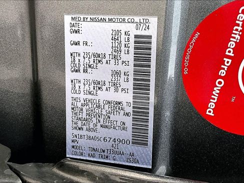 Used 2025 Nissan Rogue SV w/ SV Premium Package image 37