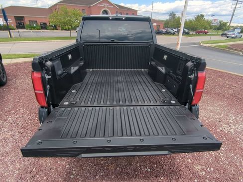 Used 2024 Toyota Tacoma TRD Sport AWD/4WD image 24