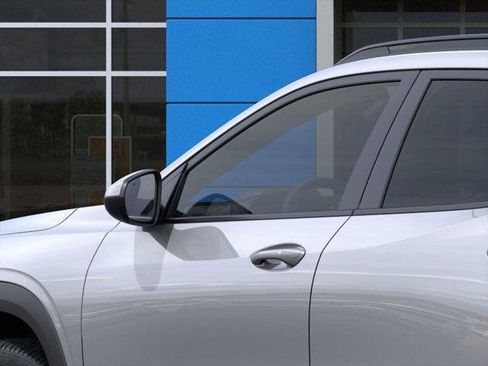 New 2026 Chevrolet Trax LT w/ Driver Confidence Package image 12