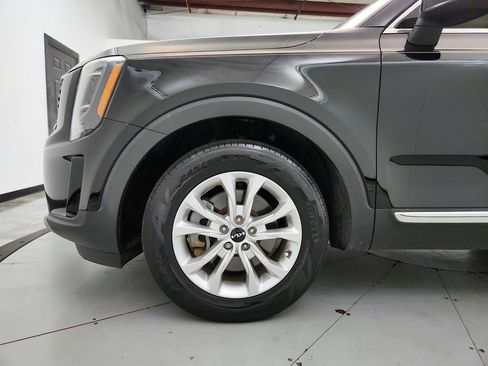 Used 2022 Kia Telluride LX FWD image 29