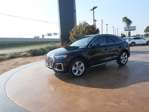 Used 2023 Audi Q5 2.0T Premium w/ Convenience Package image 5