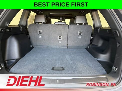 New 2026 Jeep Grand Cherokee Altitude AWD/4WD image 9