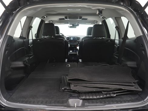Used 2020 Honda Pilot Touring image 9