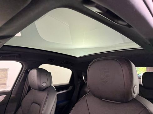 New 2025 Porsche Cayenne Coupe image 30