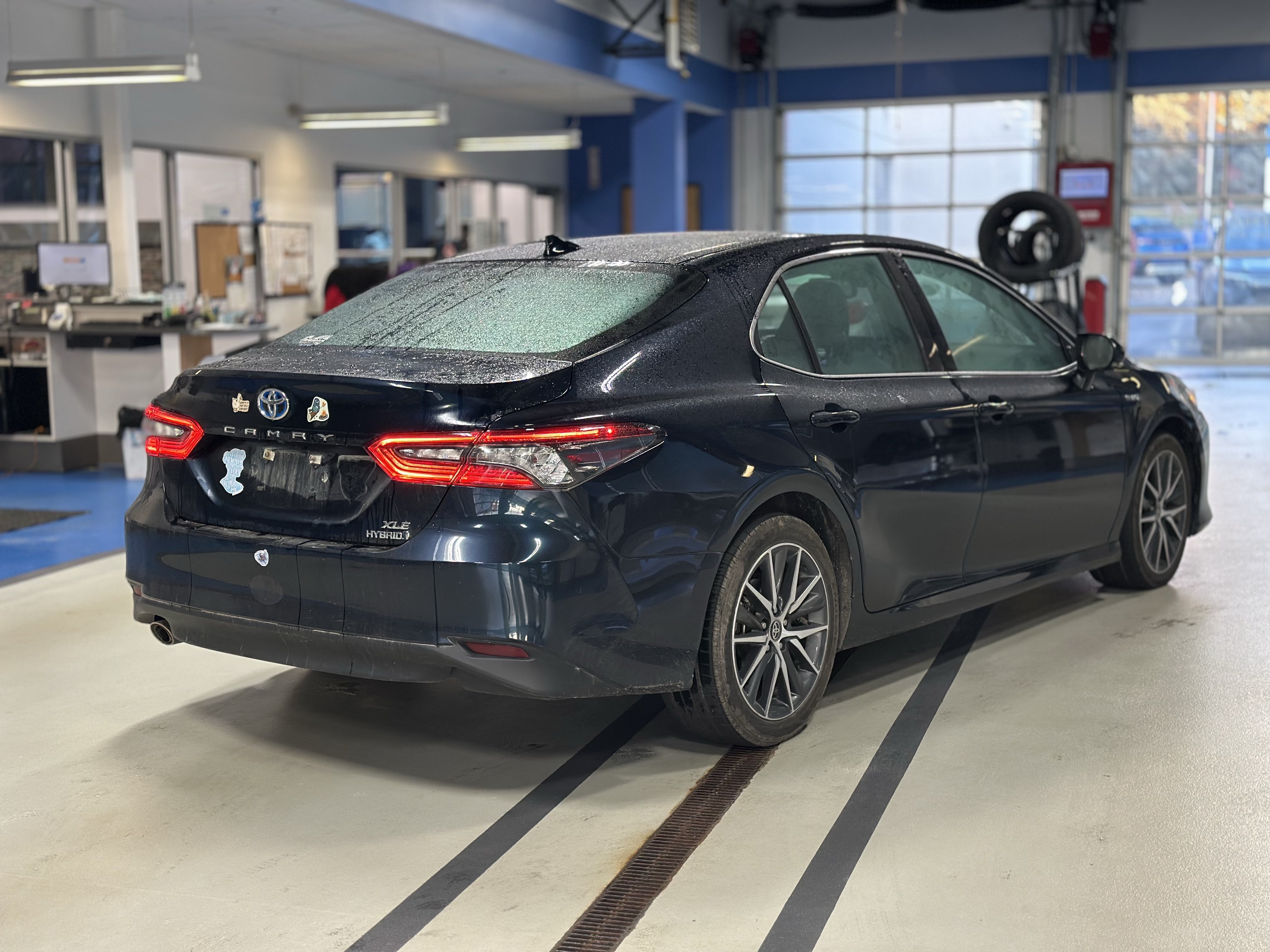 Used 2021 Toyota Camry XLE FWD image 5