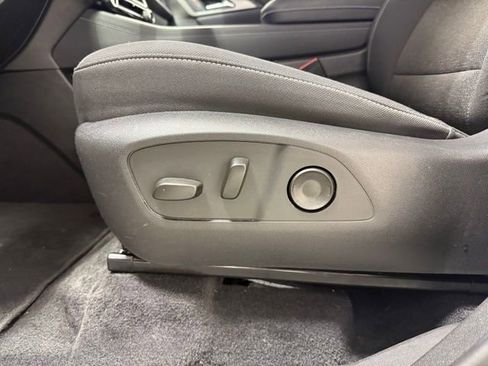 Certified 2025 Chevrolet Traverse LT image 12