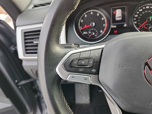 Used 2021 Volkswagen Atlas Cross Sport SE image 20