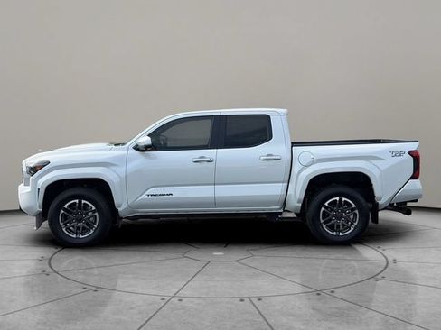 Certified 2024 Toyota Tacoma TRD Sport w/ TRD Sport Premium Package AWD/4WD image 3