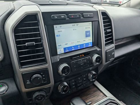 Used 2019 Ford F150 Lariat w/ Equipment Group 502A Luxury image 18