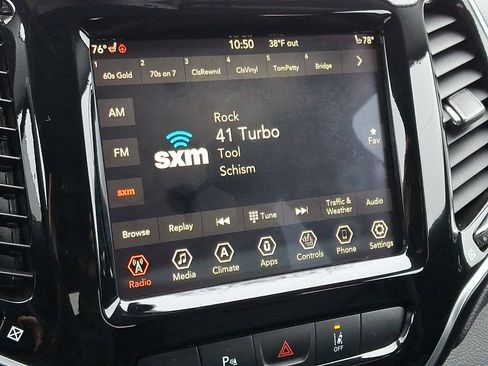 Used 2019 Jeep Cherokee Limited w/ Technology Group image 17