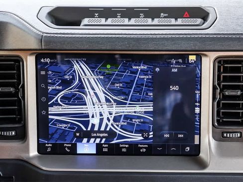 New 2025 Ford Bronco Outer Banks w/ Sasquatch Package image 15