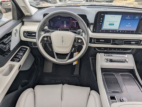 New 2026 Lincoln Aviator Reserve w/ Luxury Package image 17