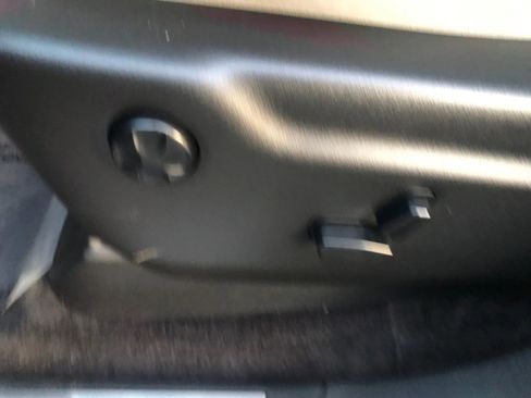 Used 2018 Jeep Grand Cherokee Limited image 14