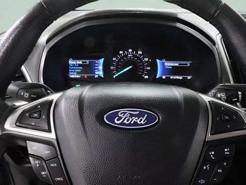 Used 2024 Ford Edge SEL image 13