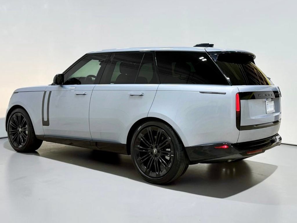 Used 2024 Land Rover Range Rover SE AWD/4WD image 13