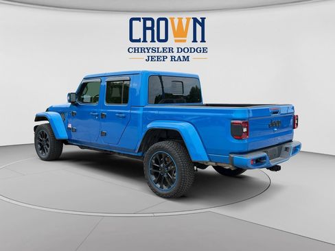 Used 2022 Jeep Gladiator Overland AWD/4WD image 5