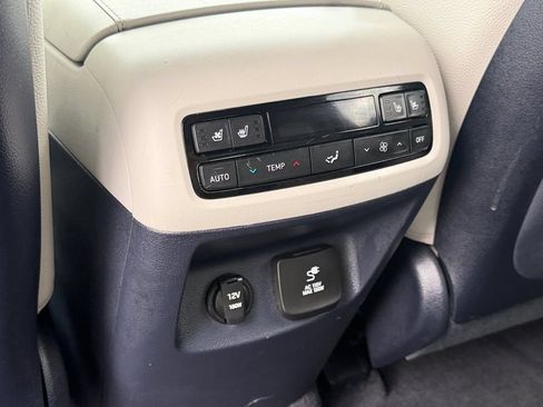 Used 2023 Hyundai Palisade Limited w/ Cargo Package AWD/4WD image 18