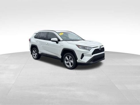 Certified 2021 Toyota RAV4 XLE Premium image 8