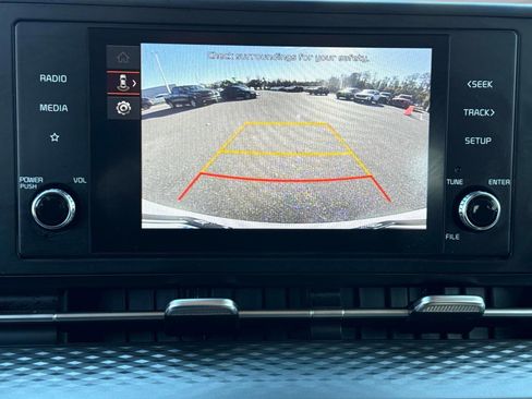 Used 2024 Kia Carnival LX image 23