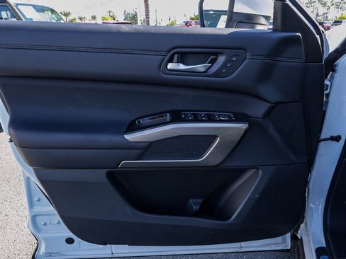 Used 2025 Nissan Pathfinder Platinum w/ Cargo Package image 15