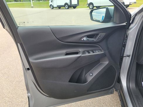 Used 2024 Chevrolet Equinox LT FWD image 17