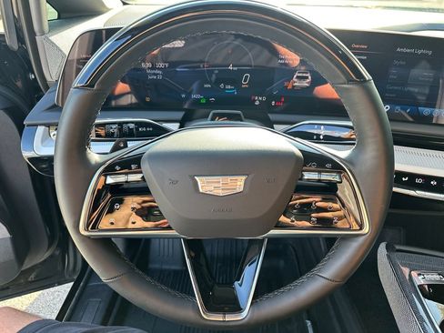 Certified 2025 Cadillac Optiq Sport 1 w/ LPO, Floor Liner Package AWD/4WD image 24