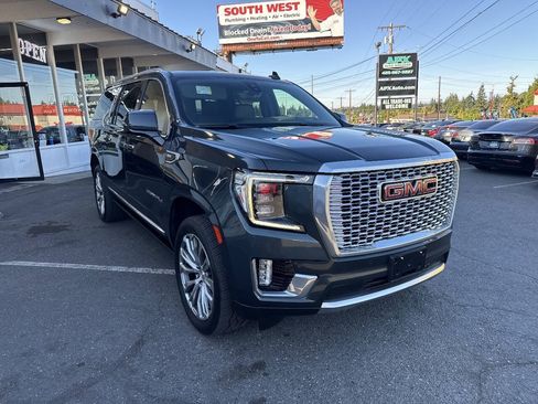 Used 2021 GMC Yukon XL Denali w/ Denali Premium Package AWD/4WD image 12