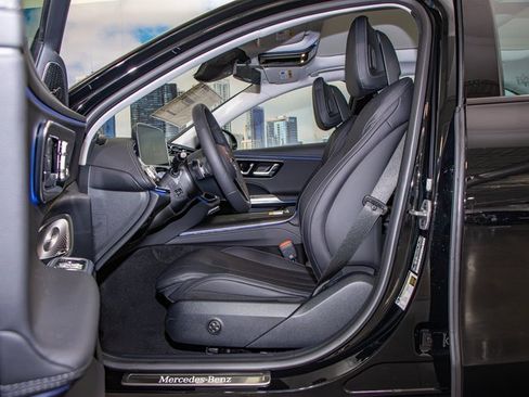 Certified 2025 Mercedes-Benz E 350 4MATIC Sedan image 21