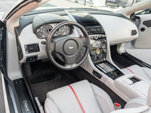 Used 2015 Aston Martin V8 Vantage GT RWD image 3