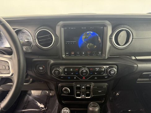 Used 2022 Jeep Wrangler Unlimited Sahara w/ Cold Weather Group AWD/4WD image 18