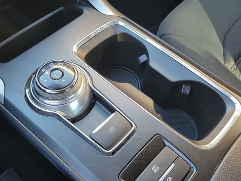 Used 2019 Ford Fusion SE image 25