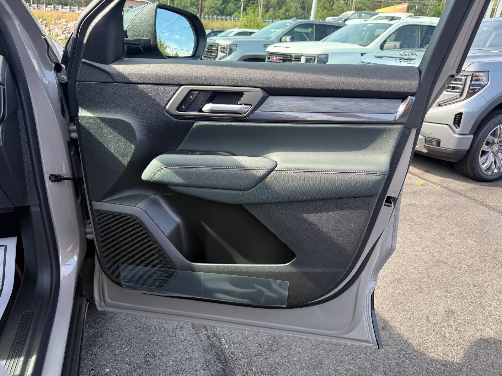 New 2027 GMC Terrain AT4 AWD/4WD image 23