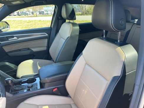 Used 2022 Volkswagen Atlas Cross Sport SE w/ Panoramic Sunroof Package AWD/4WD image 15