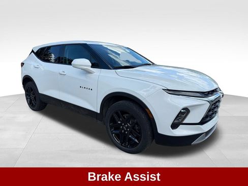 Used 2023 Chevrolet Blazer LT FWD image 9